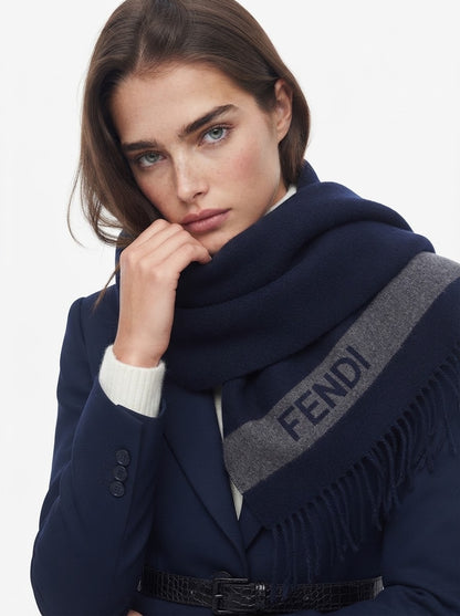 Fendi vuneni šal
