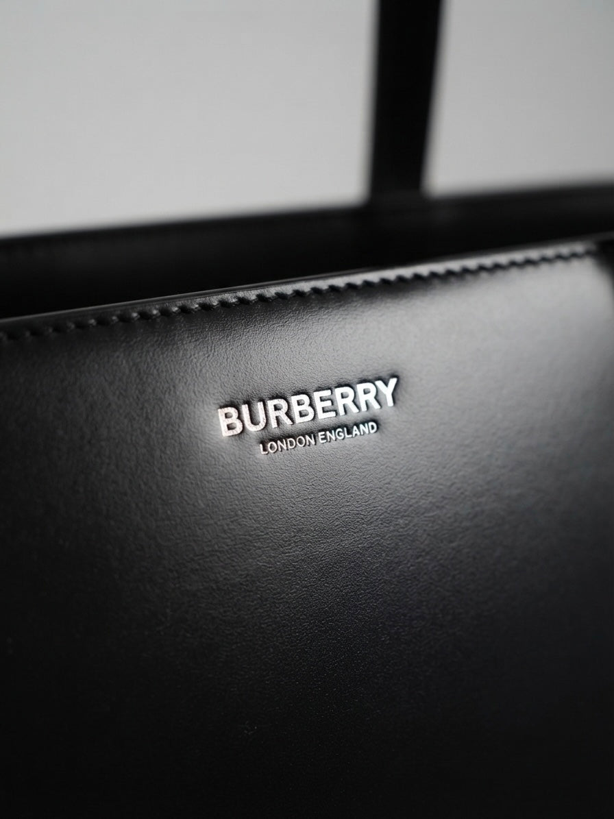 Burberry crna shopper torba