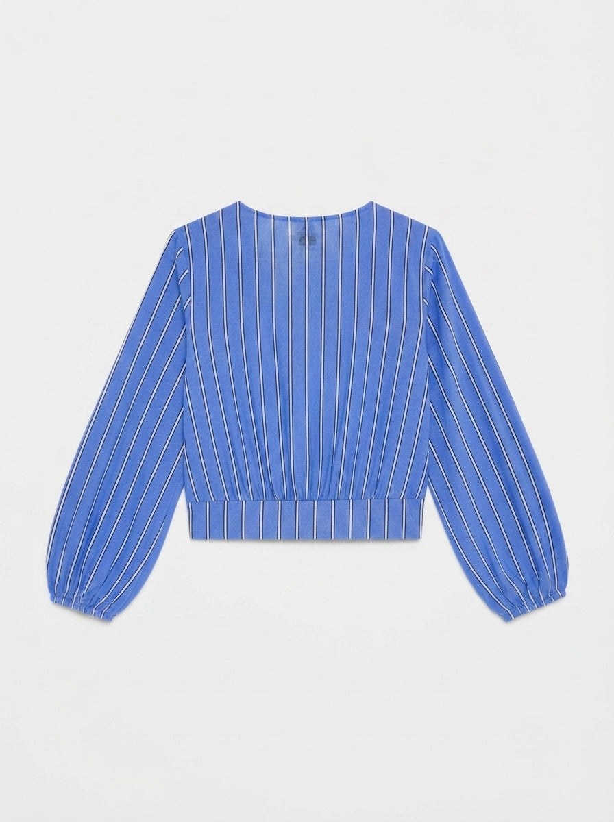 Bershka plava bluza na preklop | M