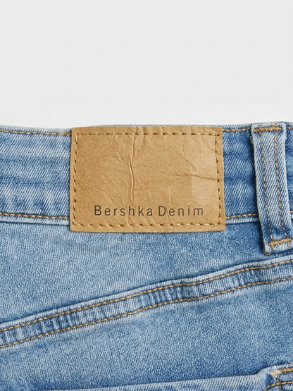 Bershka traperice s prorezom na dnu | M